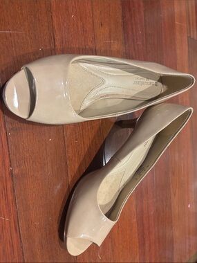 Naturalizer Beige Patent Peep-Toe Heels